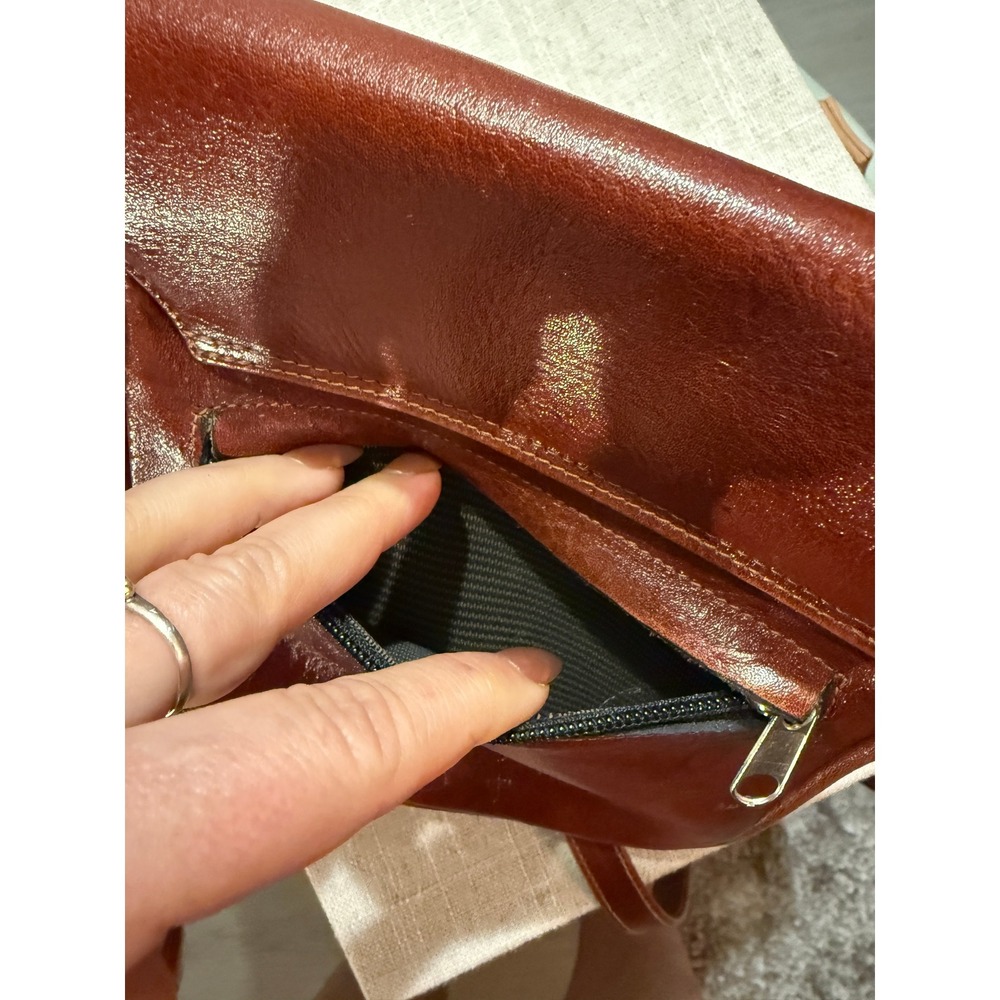 Vintage Cognac Brown Leather Crossbody Bag Striped Lining Minimalist Flap Purse - Picture 9 of 11